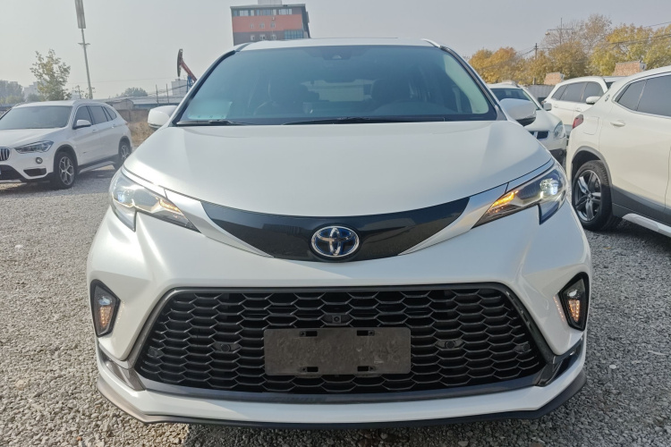 丰田 格瑞维亚 2023款 2.5L混动 尊贵PLUS版车身外观6001