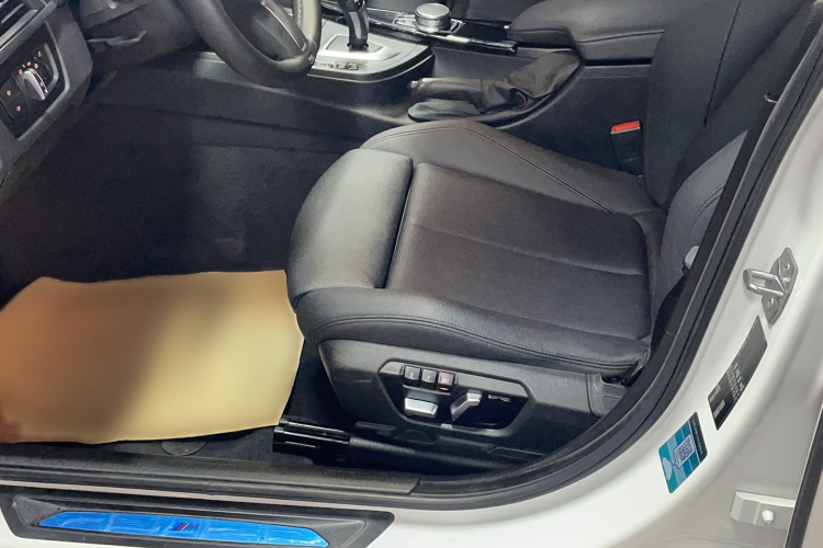 宝马3系GT 2019款 320i M运动套装局部细节19