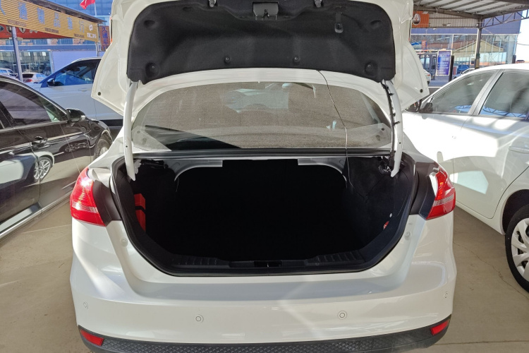 福特 福克斯 2015款 三厢 EcoBoost 180 自动精英型机舱底盘23