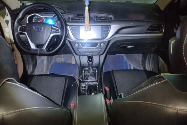 吉利汽车 帝豪 2017款 三厢百万款 1.5L CVT向上版中控内饰7002