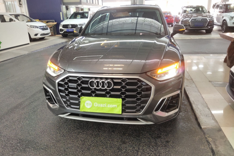 奥迪Q5L 2022款 改款 40T 豪华动感型车身外观2