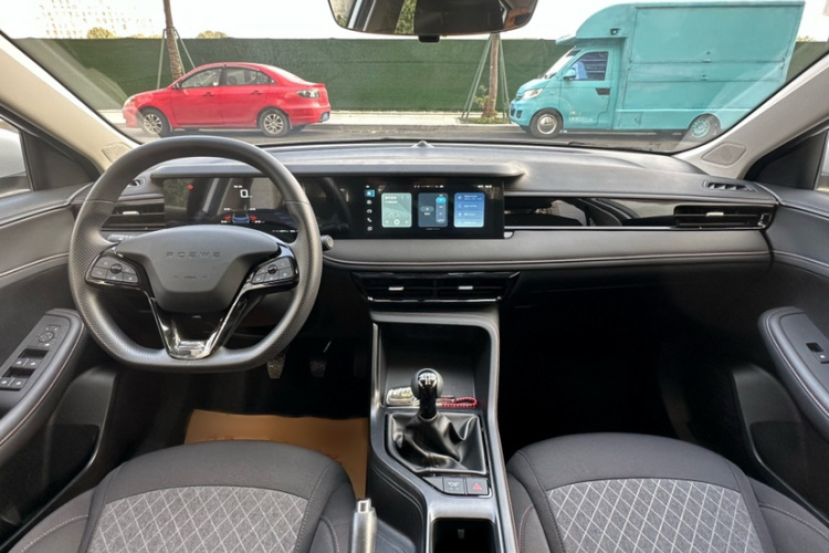 荣威i5 2023款 1.5L 手动舒享版中控内饰7001