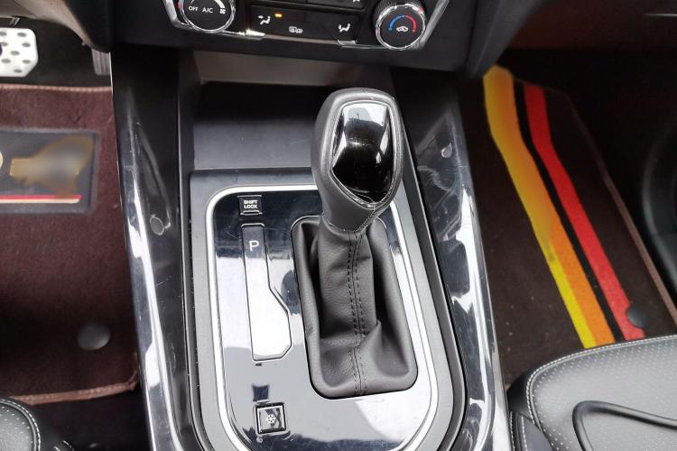 东风风光 风光S560 2019款 1.8L CVT精英型中控内饰18