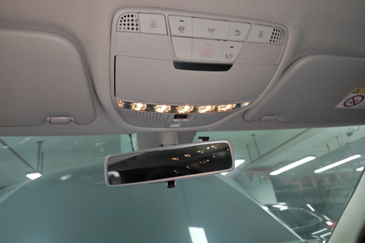 奔驰C级 2019款 C 260 L 运动版中控内饰22