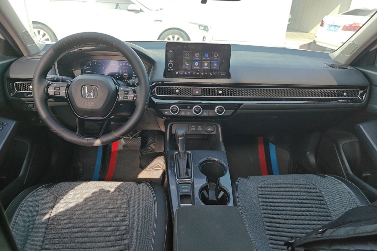 本田 思域 2023款 240TURBO CVT劲势版中控内饰12