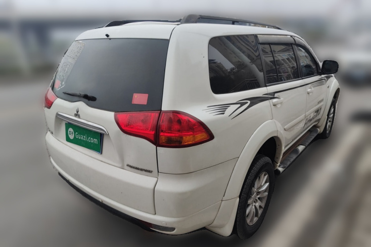 三菱 帕杰罗·劲畅 2013款 3.0L 自动两驱豪华版车身外观6005