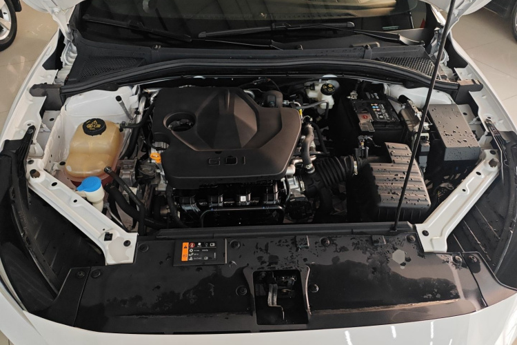 名爵 MG5 2023款 180DVVT CVT豪华版机舱底盘24