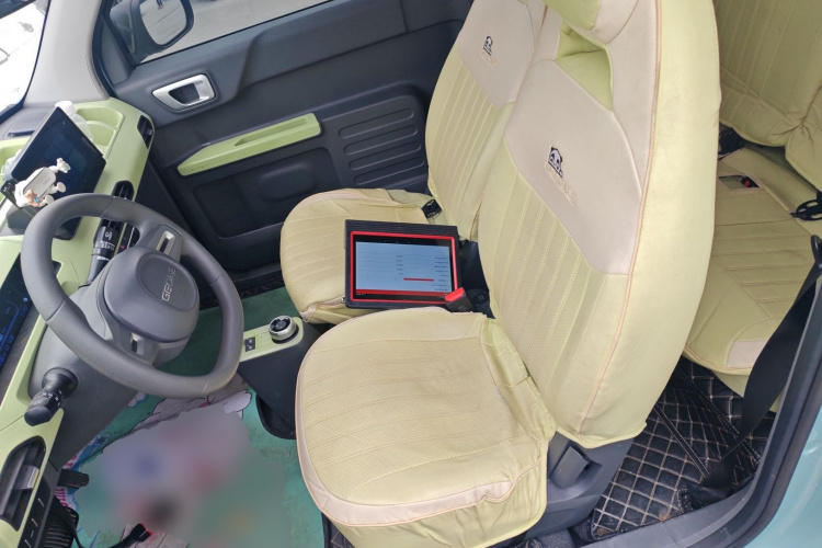 吉利银河 2023款 熊猫mini 200km 灵动熊中控内饰19