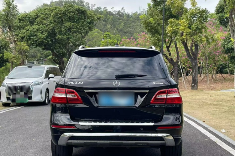 奔驰M级 2015款 ML 320 4MATIC车身外观6002