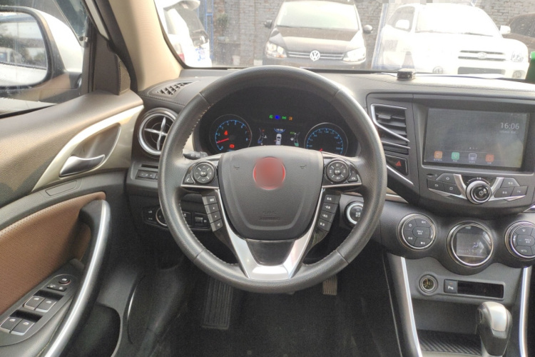 比亚迪 宋 2017款 盖世升级版 1.5TID 自动精英型局部细节13