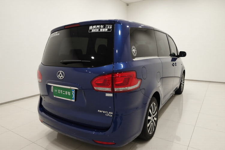 上汽大通MAXUS 大通G10 2014款 2.0T 自动豪华行政版车身外观7