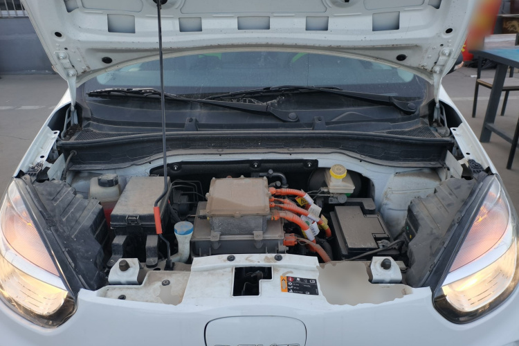 荣威 科莱威CLEVER 2021款 302km全能版机舱底盘24