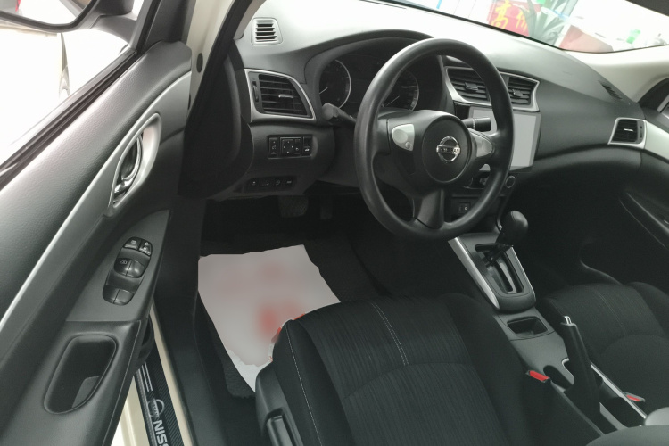 日产 轩逸 2021款 经典 1.6XE CVT舒适版中控内饰20