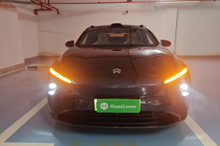 蔚来ET7 2024款 75kWh 行政版车身外观2