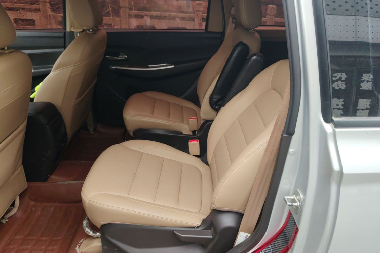 五菱汽车 五菱宏光 2018款 1.5L S舒适型L2B中控内饰7004