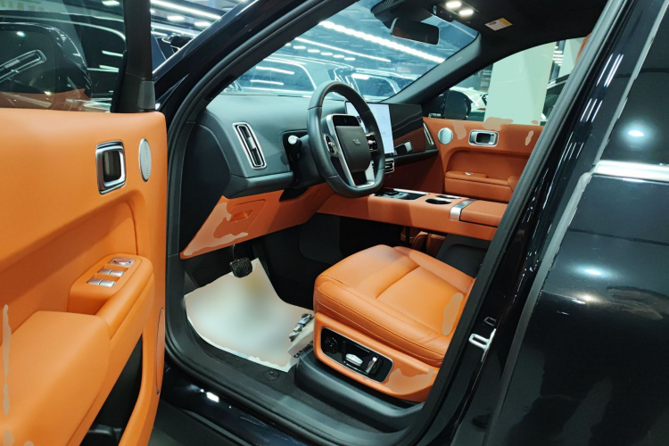 理想汽车 理想L9 2022款 Max中控内饰7003