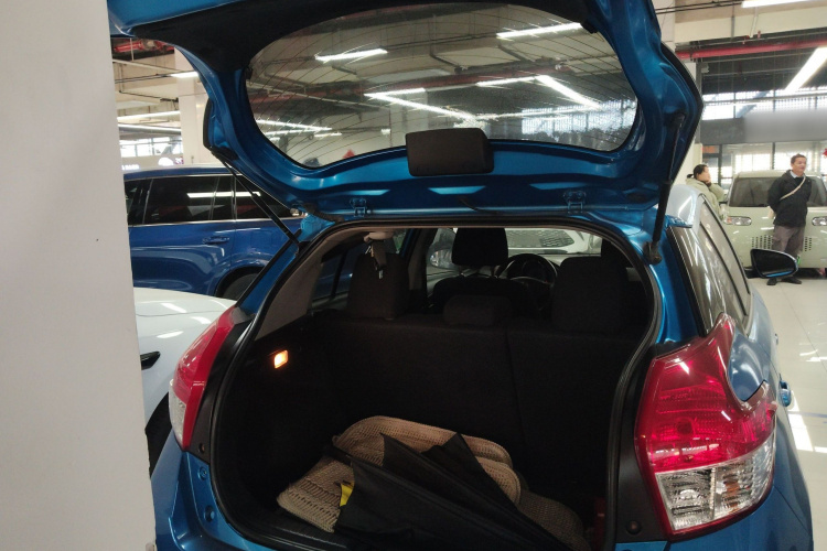 丰田 YARiS L 致炫 2014款 1.3E 自动魅动版机舱底盘23