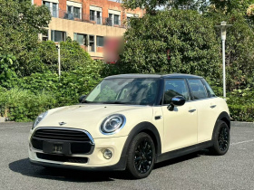 MINI 2018款 1.5T COOPER 经典派 五门版