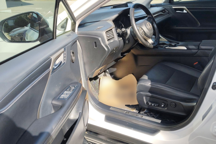 雷克萨斯RX 2016款 300 四驱典雅版 国V中控内饰20