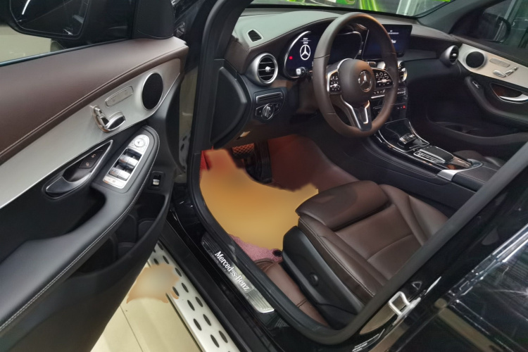 奔驰GLC 2021款 GLC 260 L 4MATIC 动感型中控内饰7002