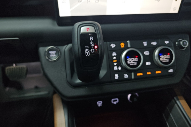 路虎卫士 2024款 110 3.0T P400 X-DYNAMIC HSE局部细节18