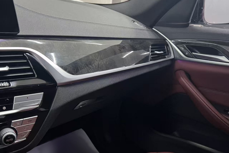 宝马5系 2019款 530Li xDrive M运动套装中控内饰7006