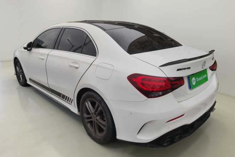 奔驰A级 2021款 A 180 L 运动轿车车身外观5