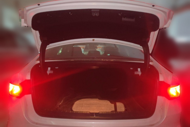 比亚迪 秦PLUS 2023款 冠军版 DM-i 55KM领先型中控内饰23