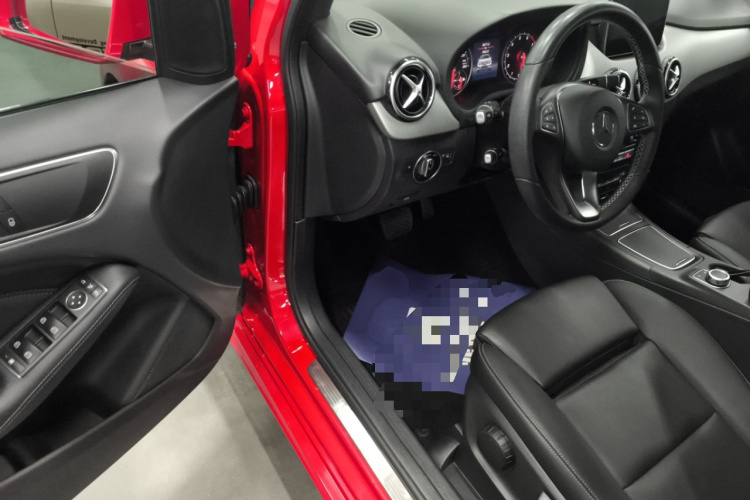 奔驰B级 2018款 B 200 动感型中控内饰20