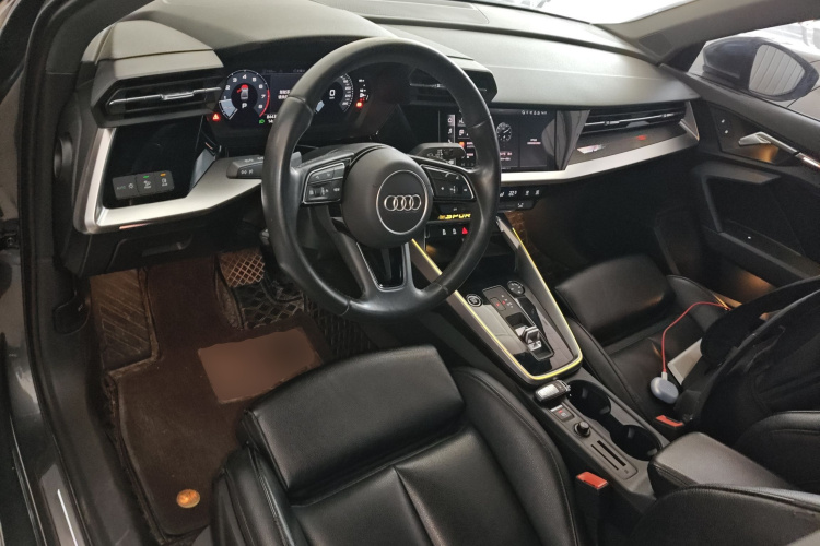 奥迪A3 2021款 A3L Limousine 35 TFSI 进取运动型中控内饰7002
