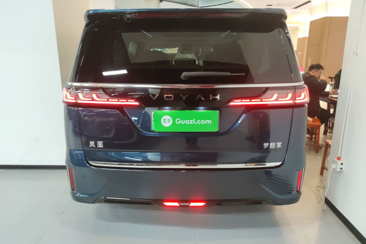 岚图汽车 岚图梦想家 2025款 PHEV 四驱旗舰鲲鹏版车身外观6004