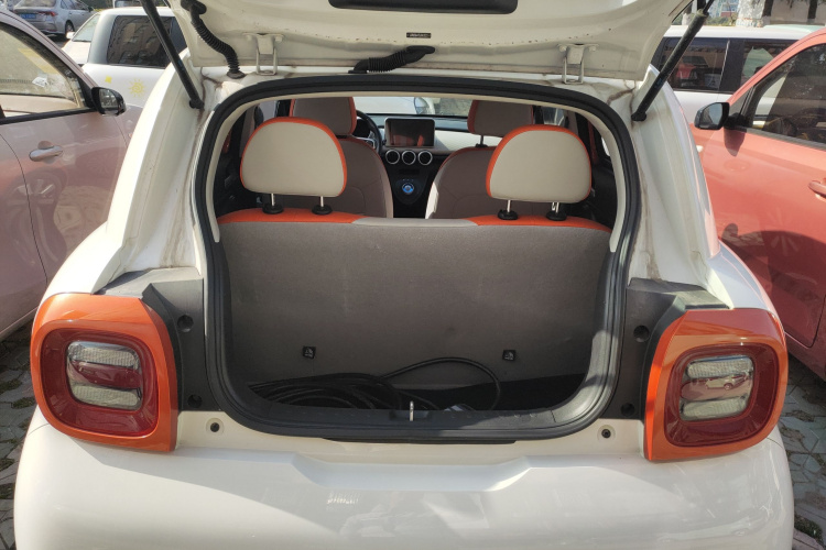 欧拉黑猫 2021款 351km 豪华型机舱底盘23