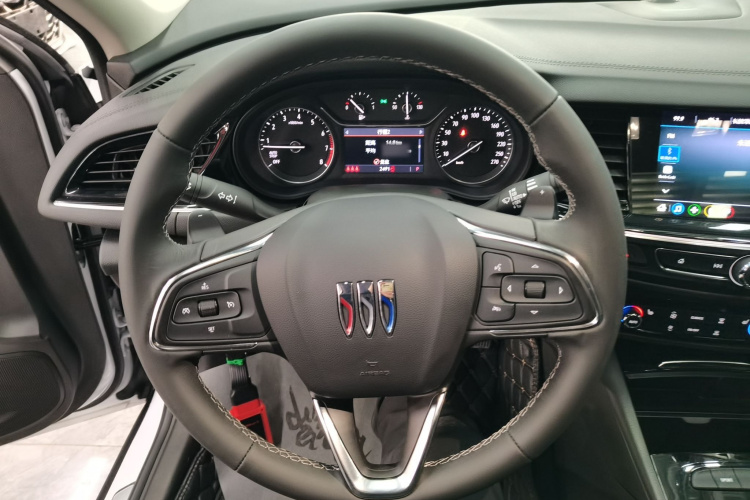 别克 君威 2024款 改款 25T 超享版中控内饰13