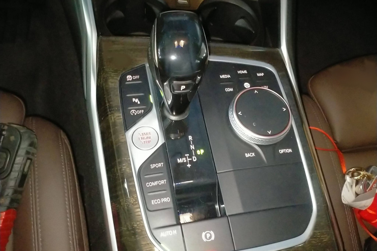 宝马3系 2021款 325Li M运动套装中控内饰18