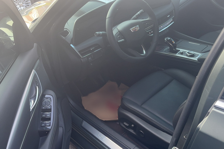 凯迪拉克CT5 2024款 28T 豪华型Pro中控内饰7002