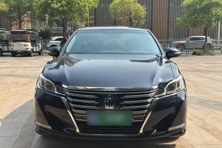 丰田 皇冠 2017款 2.0T 运动版车身外观2