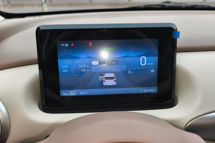 五菱汽车 宏光MINIEV 2025款 四门版 进阶款中控内饰13