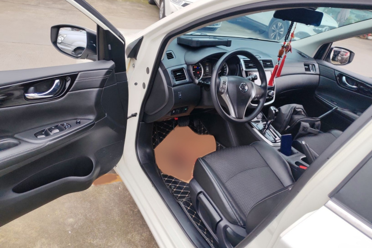 日产 骐达TIIDA 2019款 1.6L CVT智行版 国VI中控内饰7002