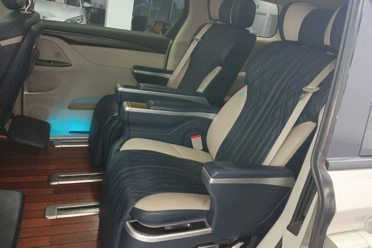 别克GL8 2022款 ES陆尊 653T 舒适型中控内饰21