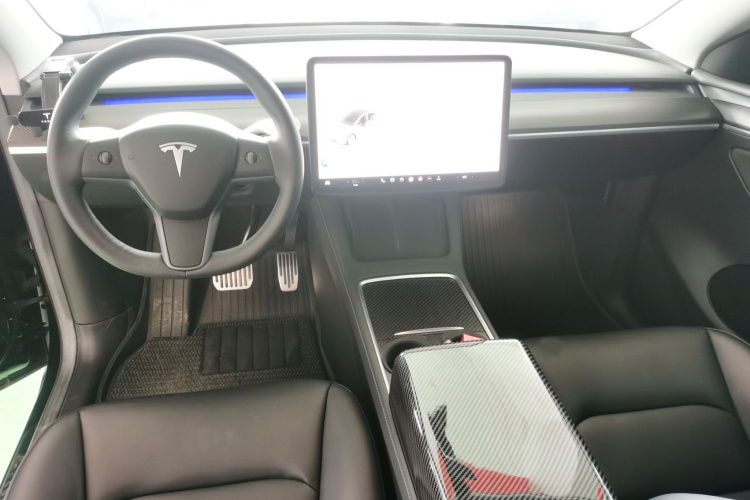 特斯拉 Model Y 2022款 改款 后轮驱动版中控内饰7002