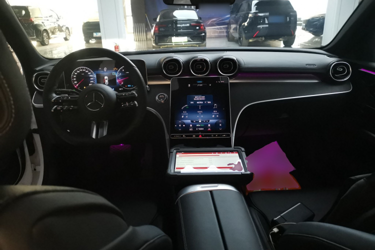 奔驰C级 2022款 改款 C 200 L 运动版中控内饰7002
