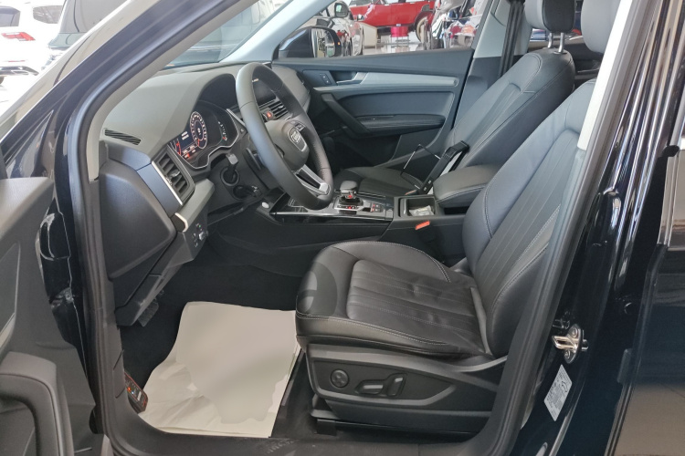 奥迪Q5L 2020款 改款 40 TFSI 荣享时尚型中控内饰19