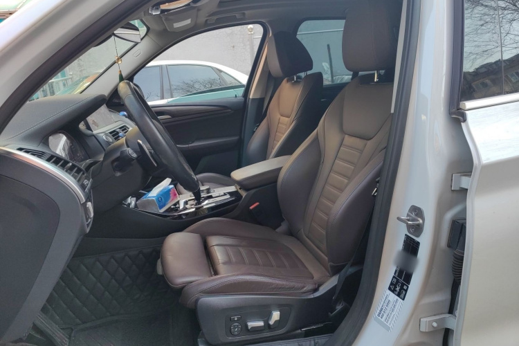 宝马X3 2020款  xDrive28i M运动套装中控内饰19