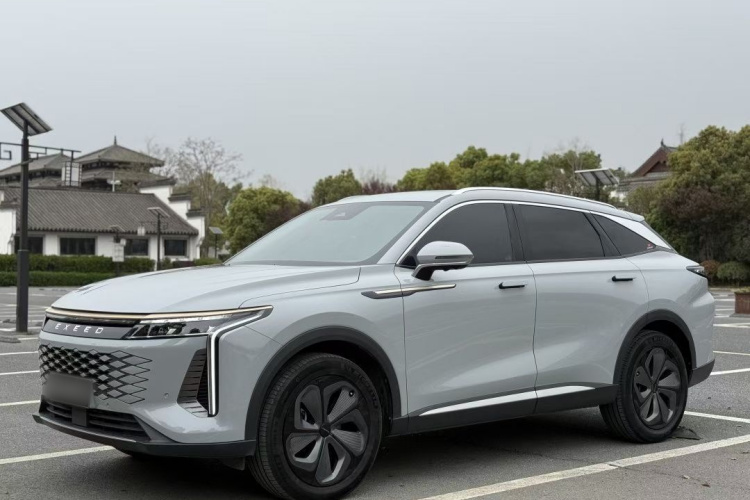 星途瑶光 2023款 400T 四驱奢享版车身外观1