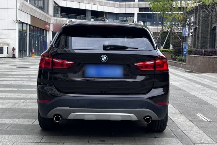 宝马X1 2016款 sDrive20Li 豪华型车身外观6004