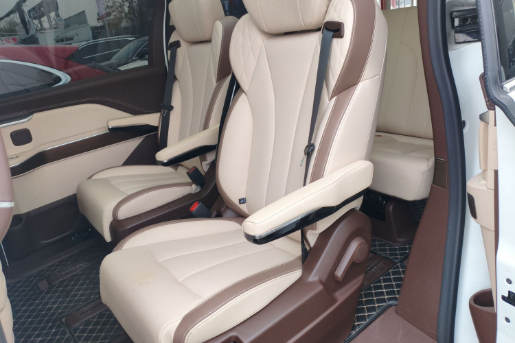 奔腾M9 2023款 2.0T 尊享型中控内饰7004