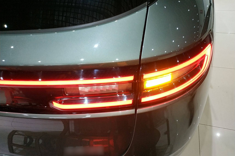 鸿蒙智行 问界M5 2022款 增程后驱标准版车身外观6006