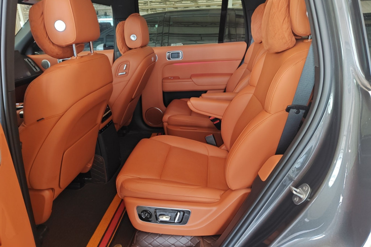 理想汽车 理想L9 2022款 Max中控内饰21