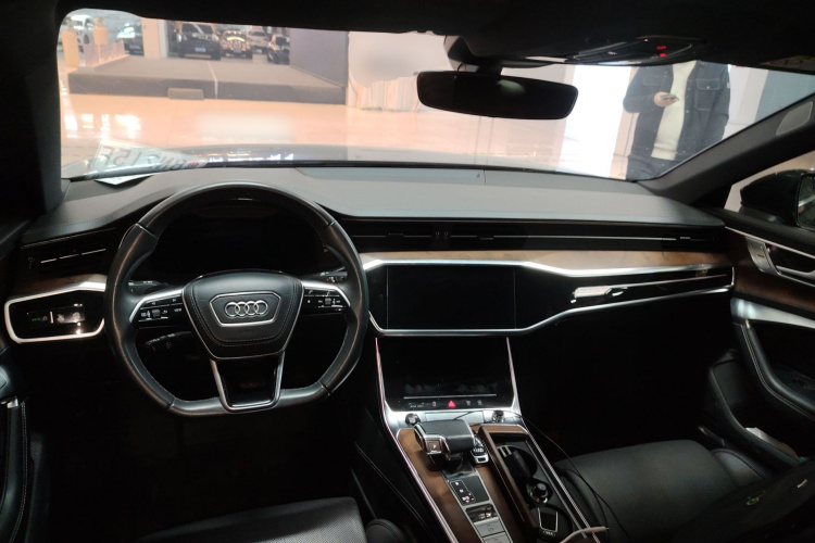 奥迪A6L 2023款 55 TFSI quattro 尊享动感型中控内饰12