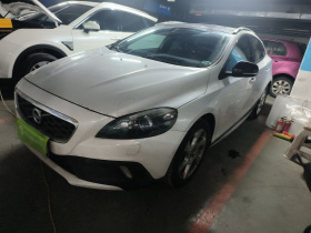 沃尔沃V40 2014款 Cross Country T5 AWD 智雅版